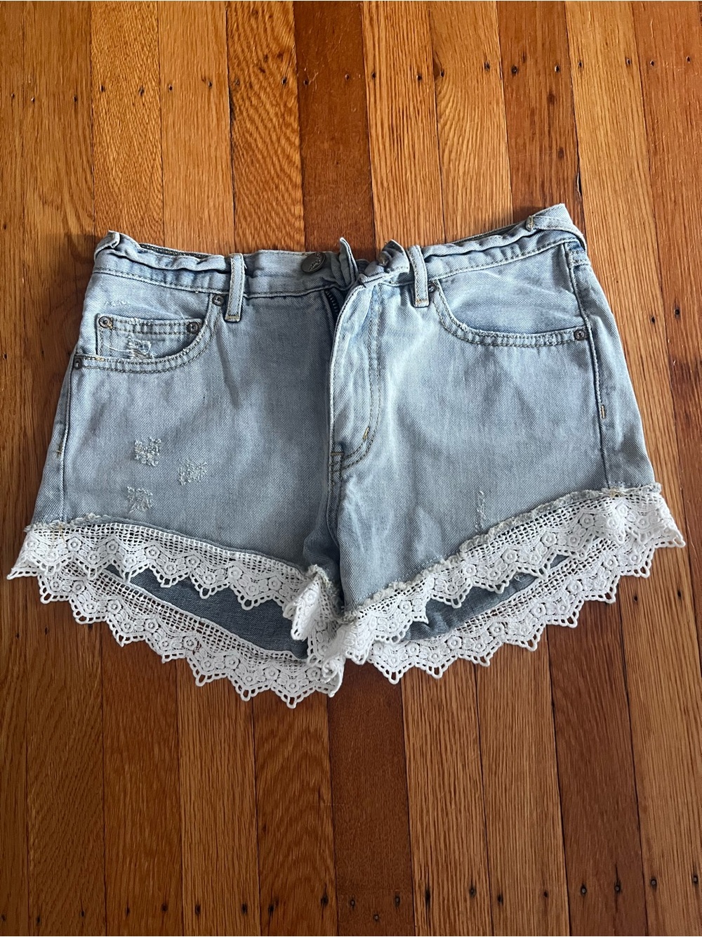 Free People Denim Shorts Size 24 Light Blue Wash Crochet Lace Trim